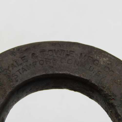 Vintage YALE padlock - medium sized - no key