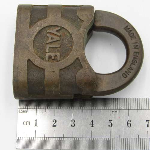 Vintage YALE padlock - no key