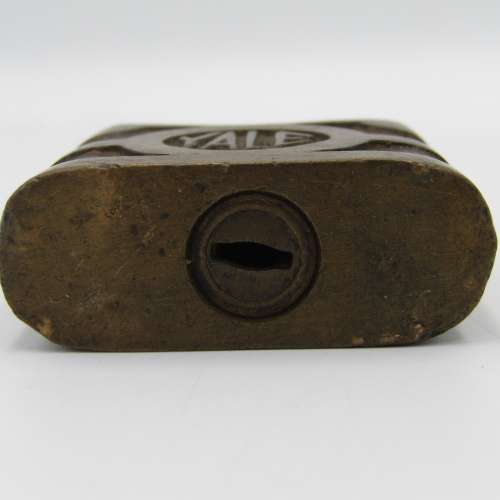 Vintage YALE padlock - no key