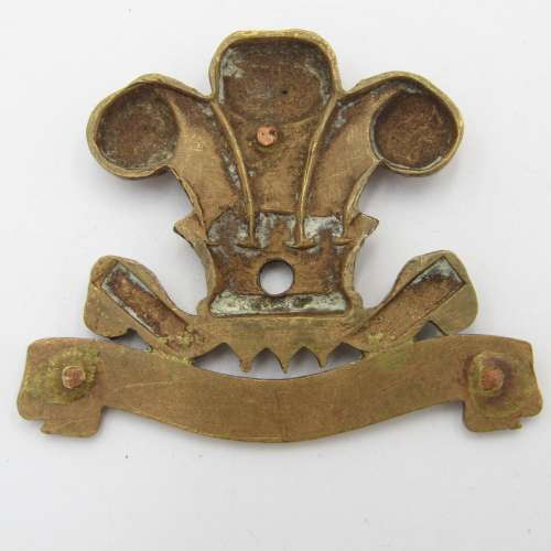 Royal 3rd Dragon Guards cap badge with shoulder title