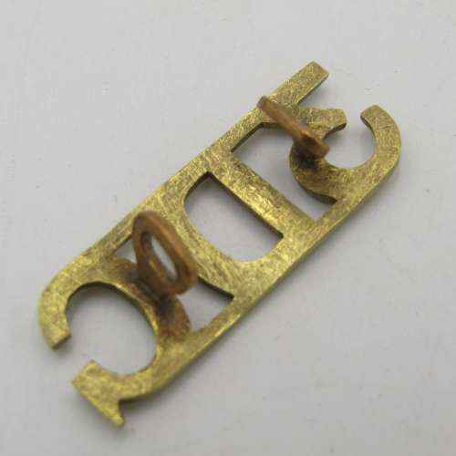 Royal 3rd Dragon Guards cap badge with shoulder title
