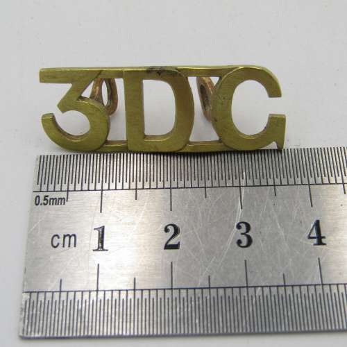 Royal 3rd Dragon Guards cap badge with shoulder title