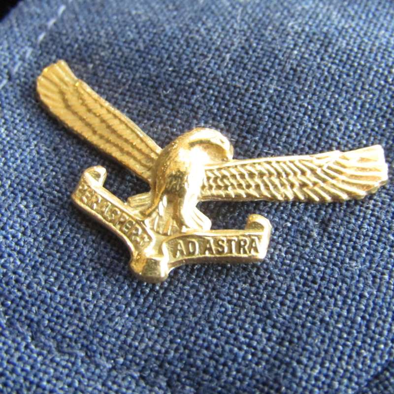 SA Air Force Officers dagger with belt tunic and cap of Captain Leysens - dagger number 2455