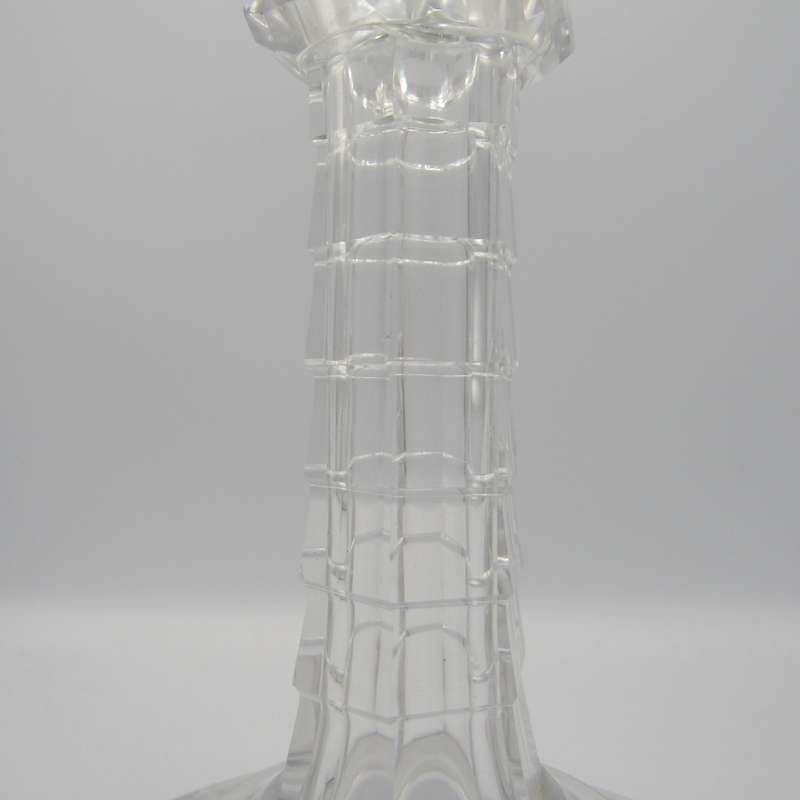Beautiful vintage Sherry decanter with lid - chipped at rim