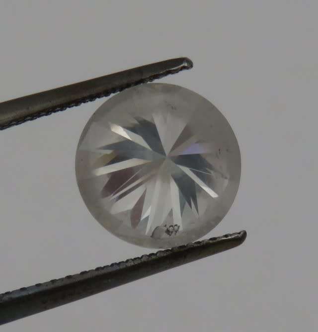 Natural Round Brilliant diamond of 2,725ct with GEMLAB certificate - colour N, I3