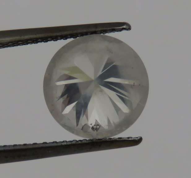Natural Round Brilliant diamond of 2,725ct with GEMLAB certificate - colour N, I3