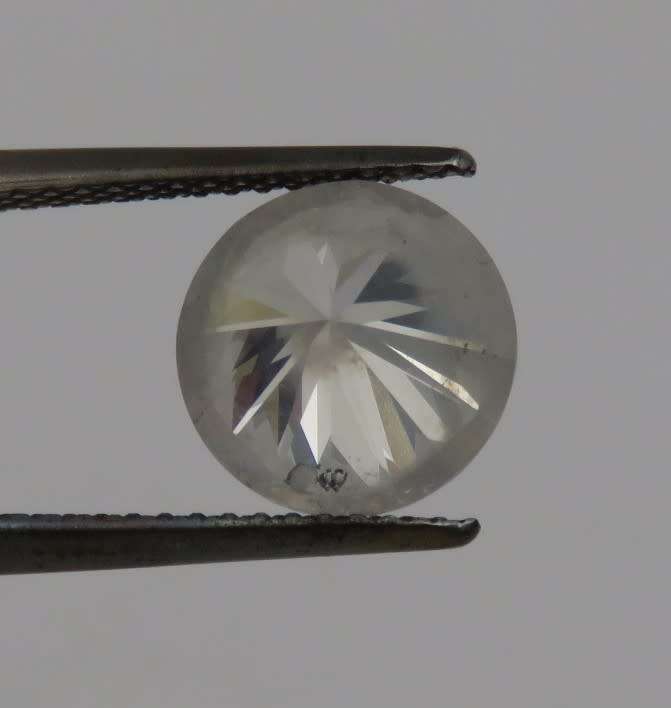 Natural Round Brilliant diamond of 2,725ct with GEMLAB certificate - colour N, I3