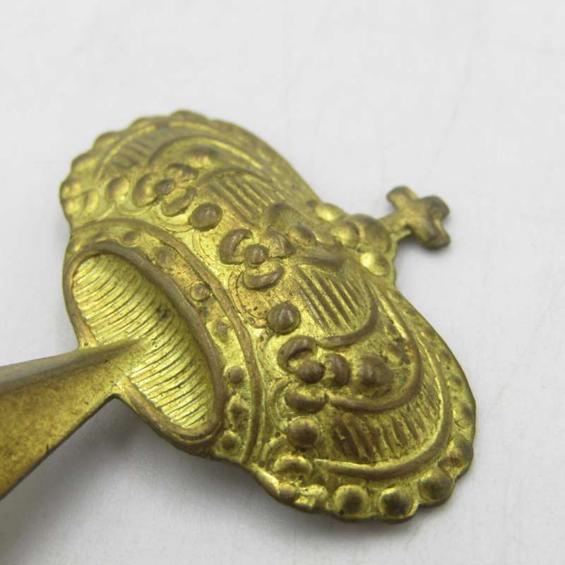 Unknown Military Star badge with crown