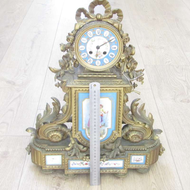 Antique French Louis XV Style Ormolu and porcelain mantel clock