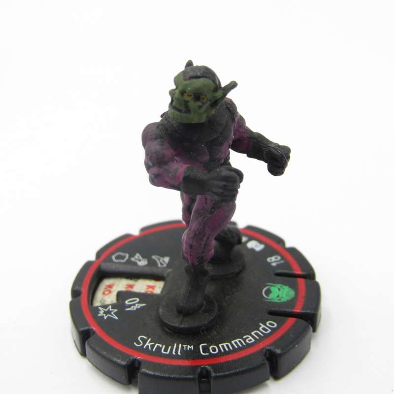Lot of 8 DC Heroclix mini figurines