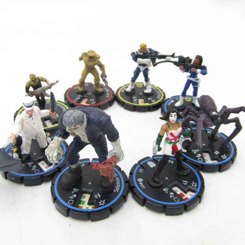 Lot of 8 DC Heroclix mini figurines