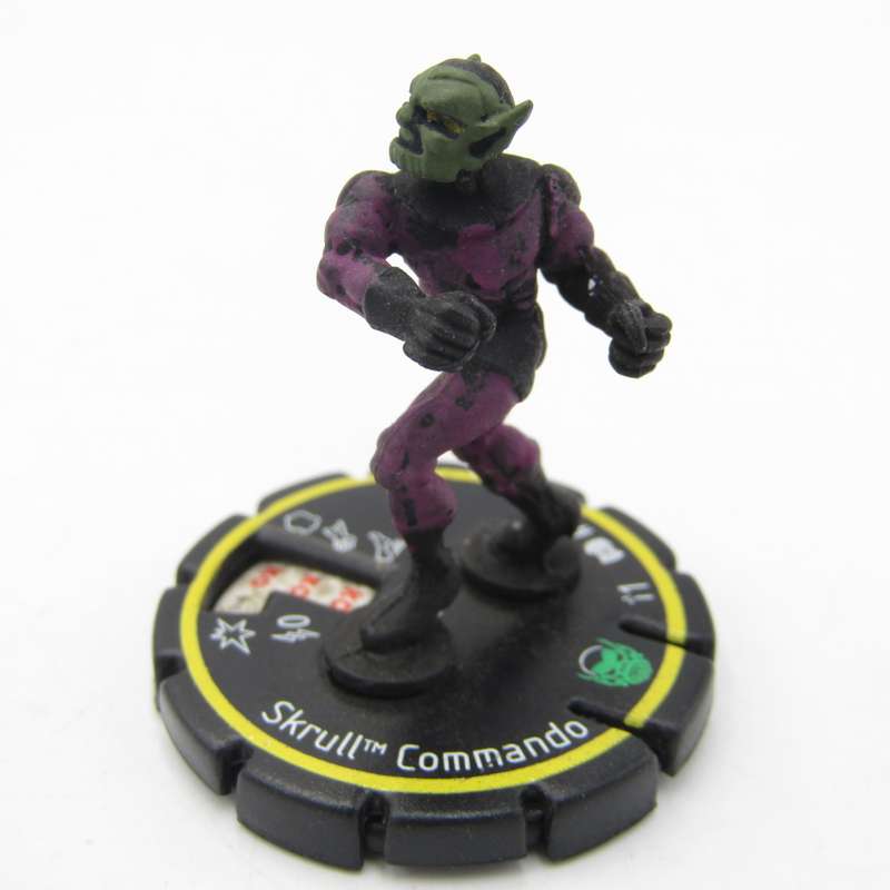 Lot of 8 DC Heroclix mini figurines
