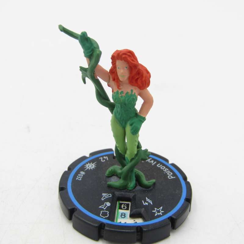 Lot of 8 DC Heroclix mini figurines