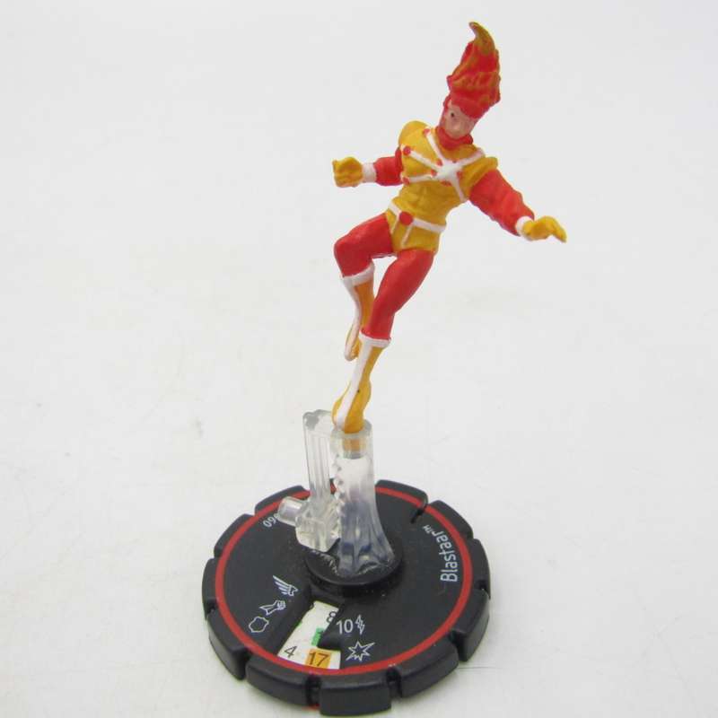 Lot of 8 DC Heroclix mini figurines