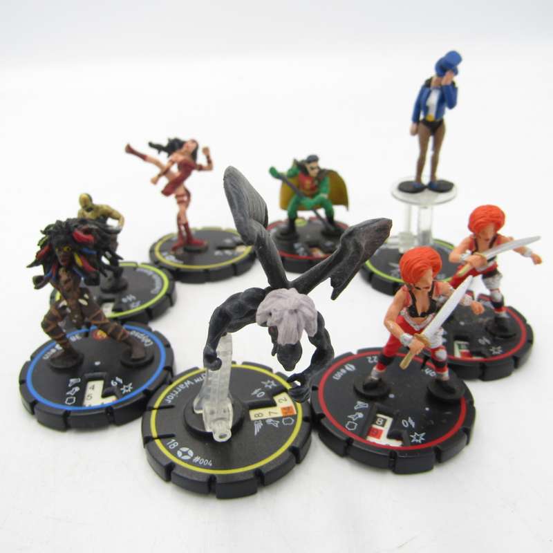 Lot of 8 DC Heroclix mini figurines