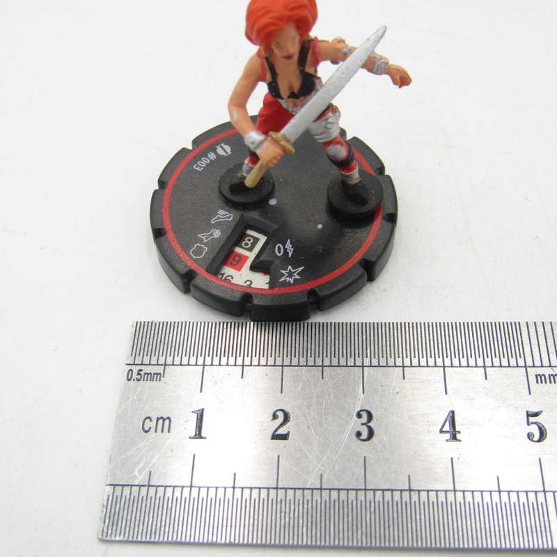 Lot of 8 DC Heroclix mini figurines