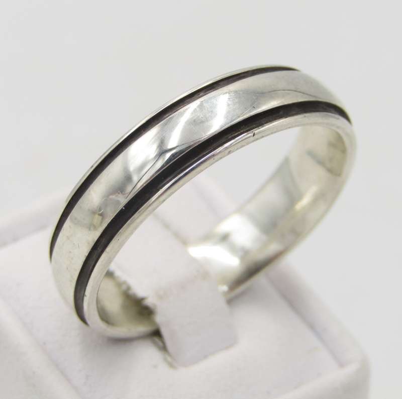 Very Large Mens sterling silver ring Size Z4 - Weight 9,5g
