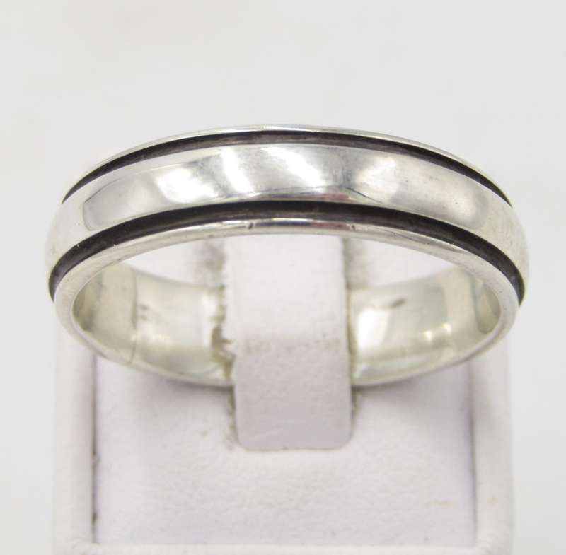 Very Large Mens sterling silver ring Size Z4 - Weight 9,5g