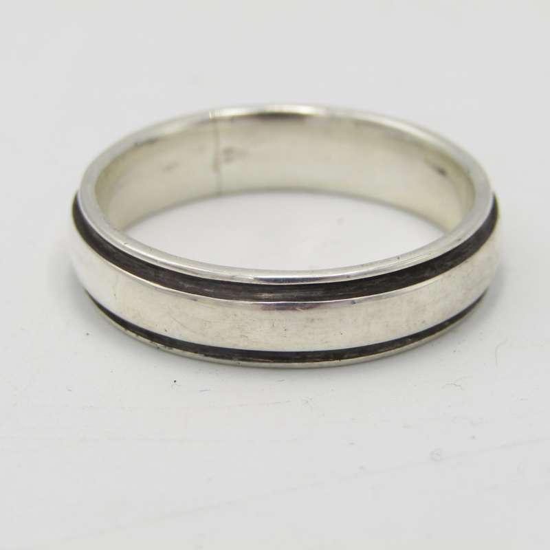 Very Large Mens sterling silver ring Size Z4 - Weight 9,5g