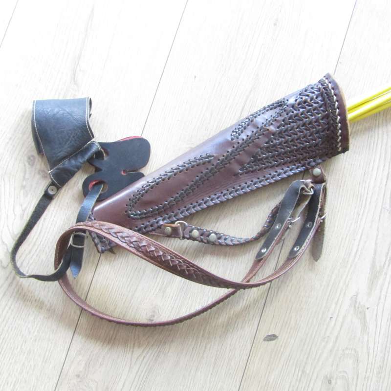 AMF Wing SlimLine Corsair recurve bow with Quiver and arrows