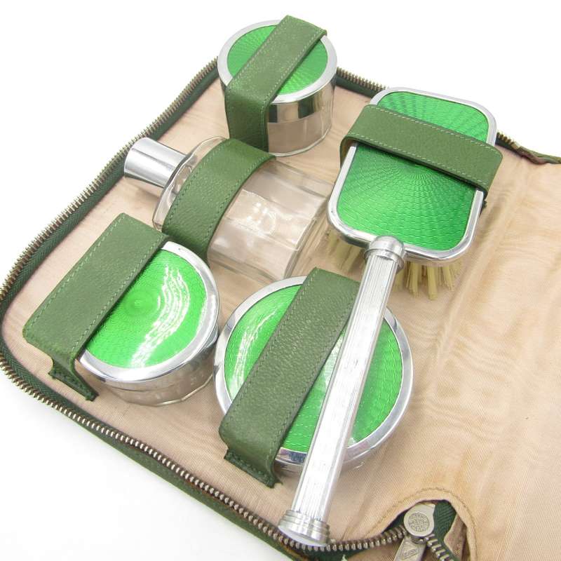 Vintage travelling grooming kit in pouch