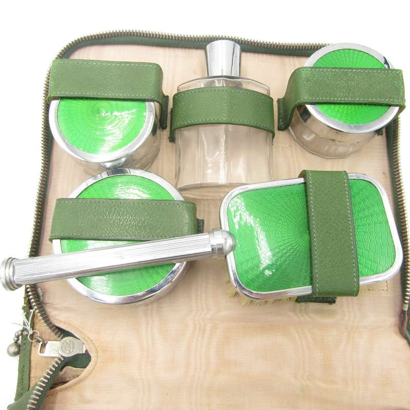 Vintage travelling grooming kit in pouch