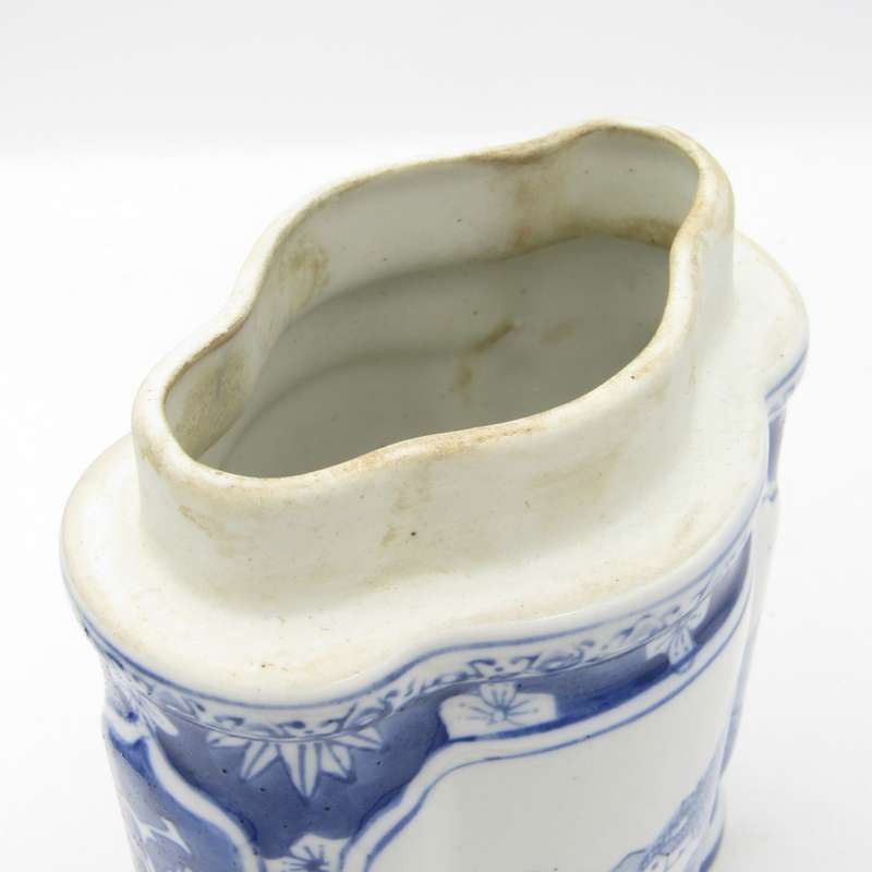 Antique Chinese blue and white porcelain tea caddy jar with lid