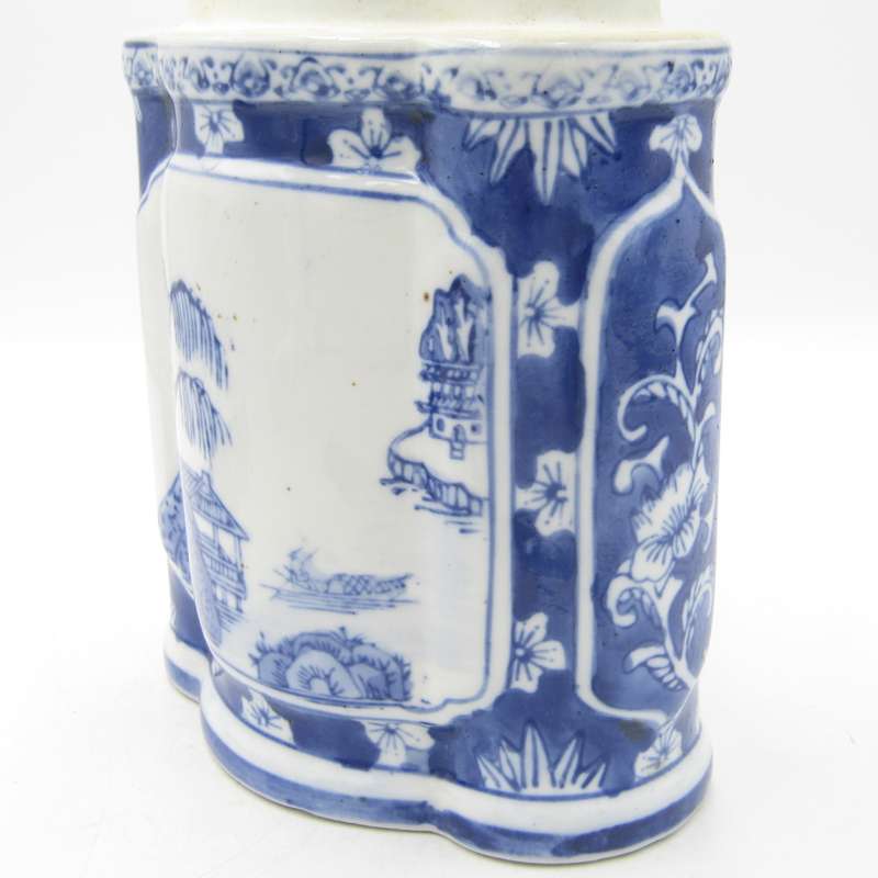 Antique Chinese blue and white porcelain tea caddy jar with lid