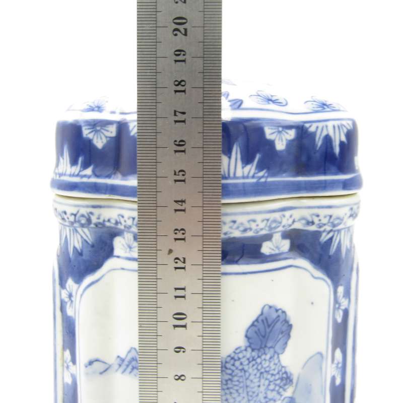 Antique Chinese blue and white porcelain tea caddy jar with lid