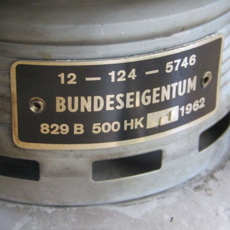 Vintage German Bundeswehr Petromax petroleum lantern - excellent condition in steel case
