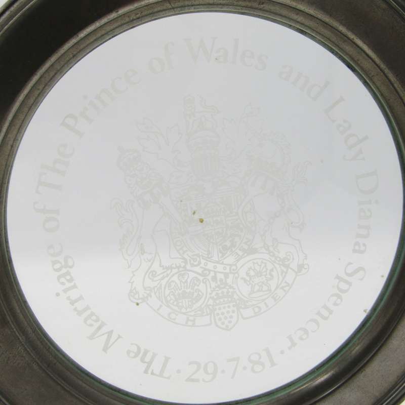 Vintage Caithness Engraving Royal Arms pewter with glass plate in case