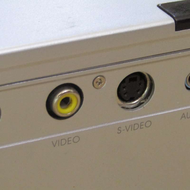 LG DS 125 Projector in bang with cables - working