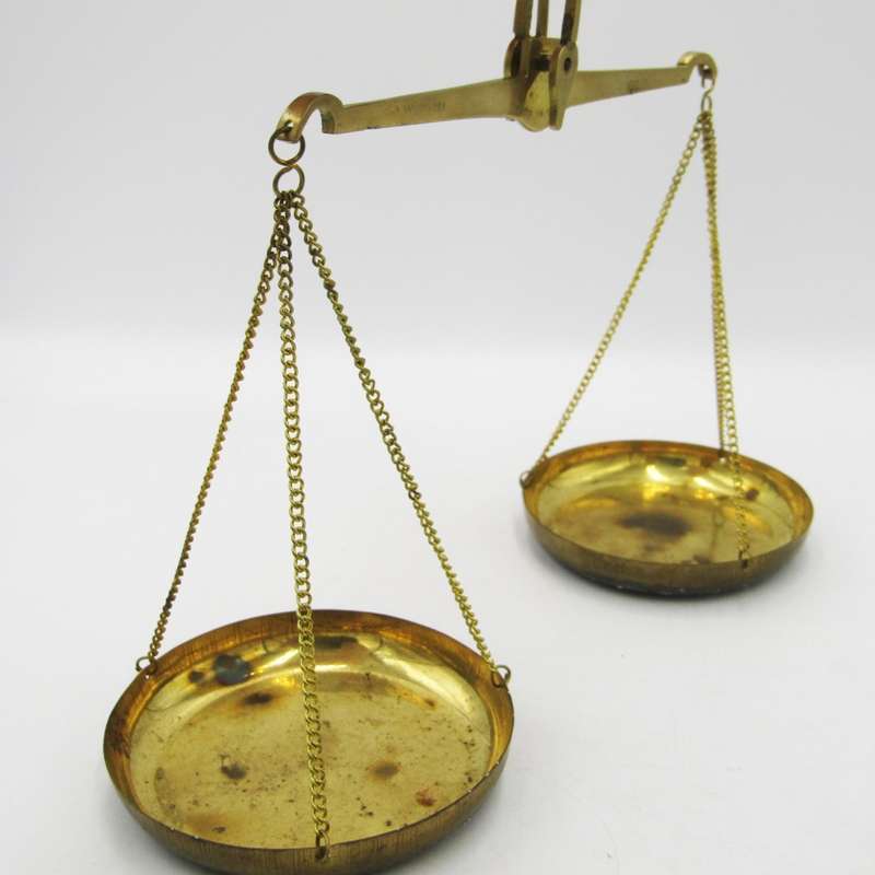 Vintage balance scale with weights in original box - one weight missing
