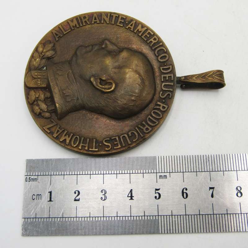 Visit of the head of state to Mozambique 1964 medal