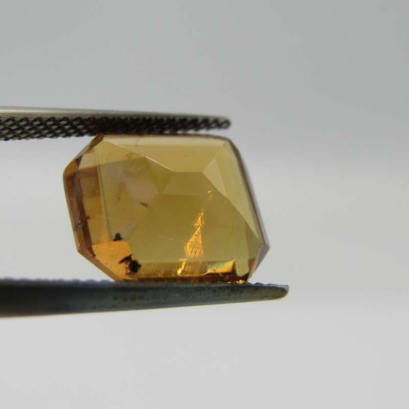 Tourmaline of 6,5 carat - modified Emerald cut - Medium dark toned yellow