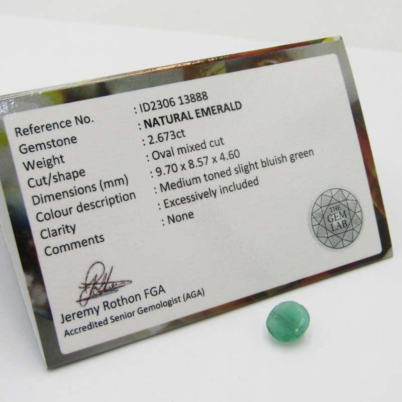 Natural Emerald of 2,67 carat - oval mixed cut - medium toned slight bluish green