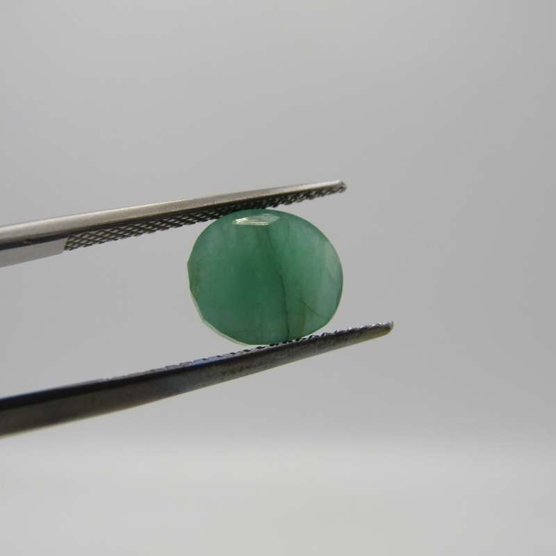 Natural Emerald of 2,67 carat - oval mixed cut - medium toned slight bluish green