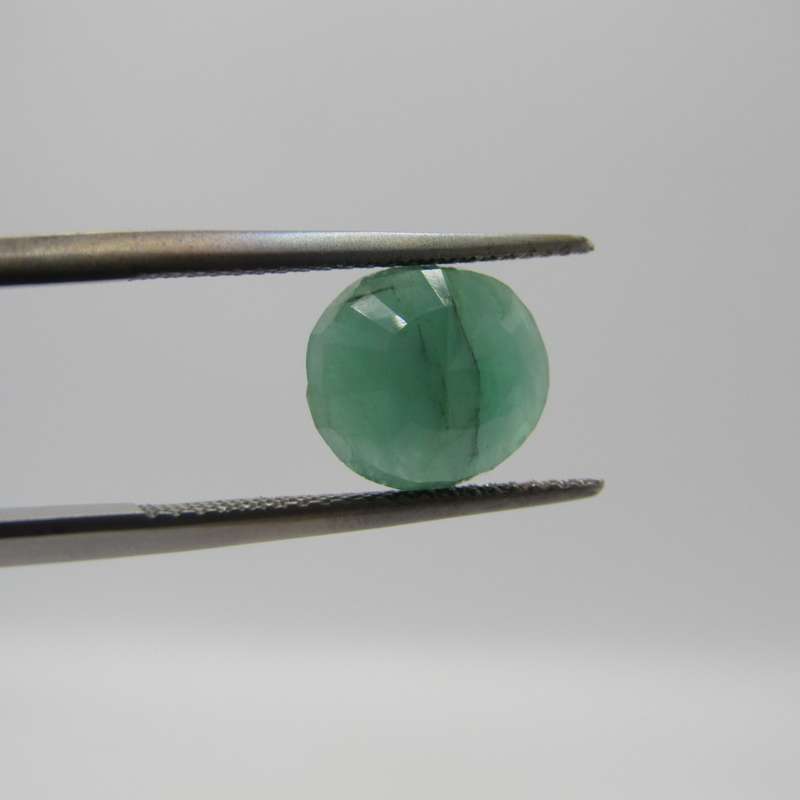 Natural Emerald of 2,67 carat - oval mixed cut - medium toned slight bluish green