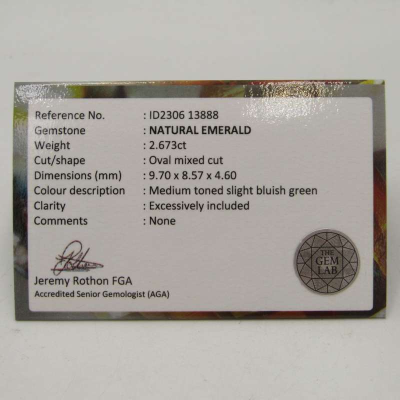 Natural Emerald of 2,67 carat - oval mixed cut - medium toned slight bluish green