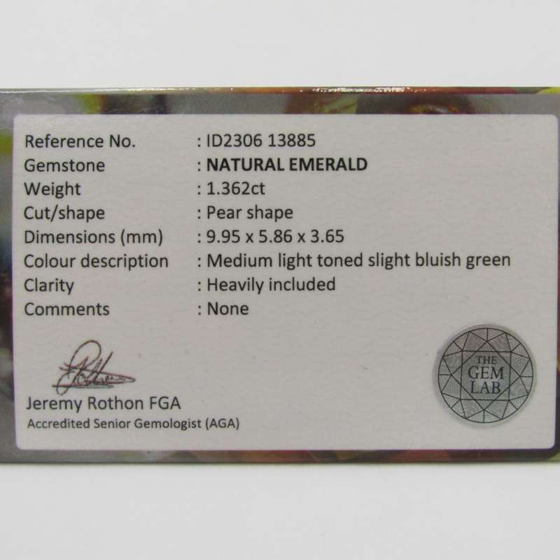 Natural Emerald of 1,36 carat - Pear shape medium light toned slight bluish green