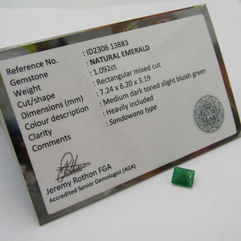 Natural Emerald of 1,09 carat - Rectangular mixed cut - Sandawana type