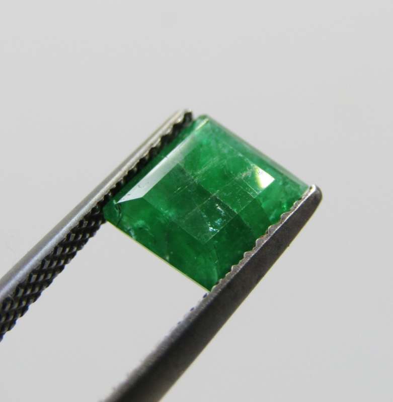 Natural Emerald of 1,09 carat - Rectangular mixed cut - Sandawana type
