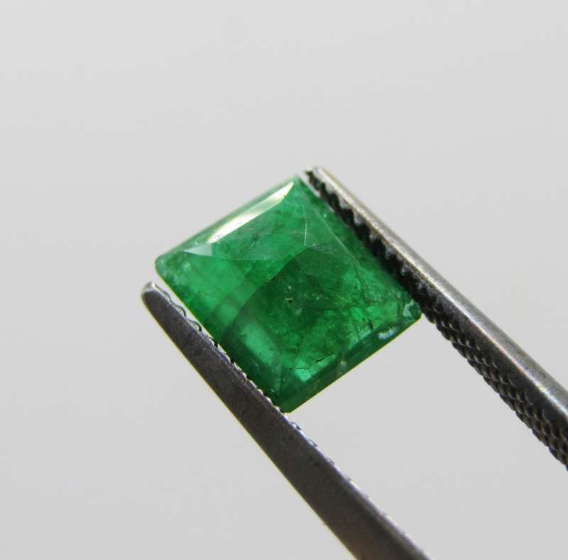 Natural Emerald of 1,09 carat - Rectangular mixed cut - Sandawana type