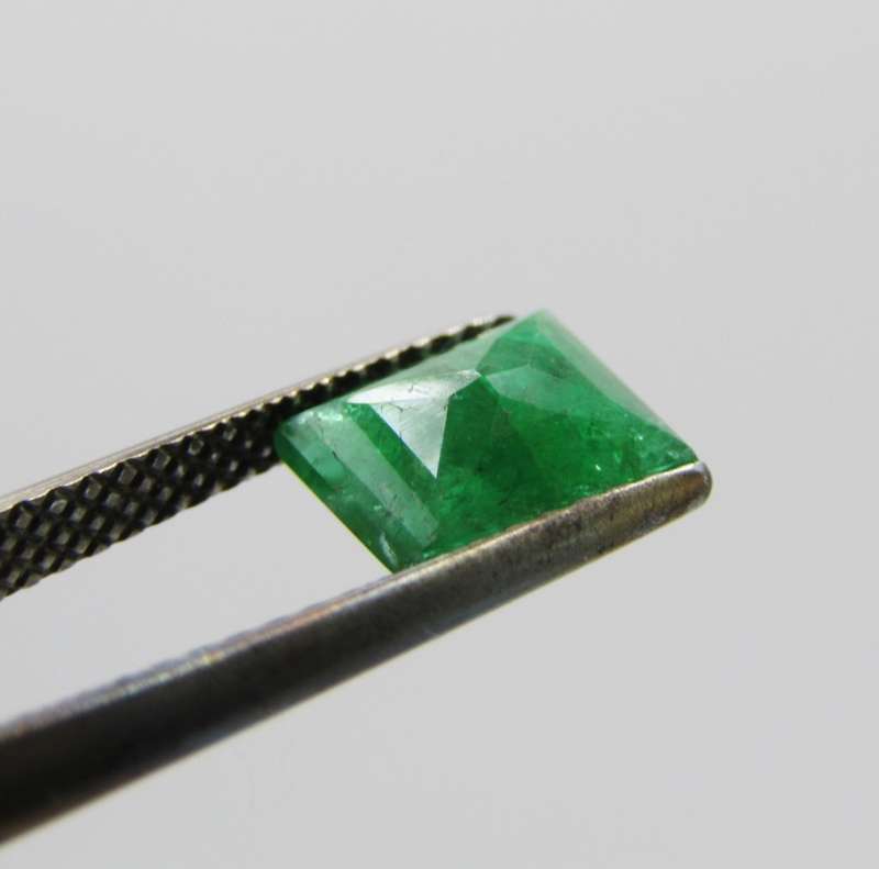 Natural Emerald of 1,09 carat - Rectangular mixed cut - Sandawana type