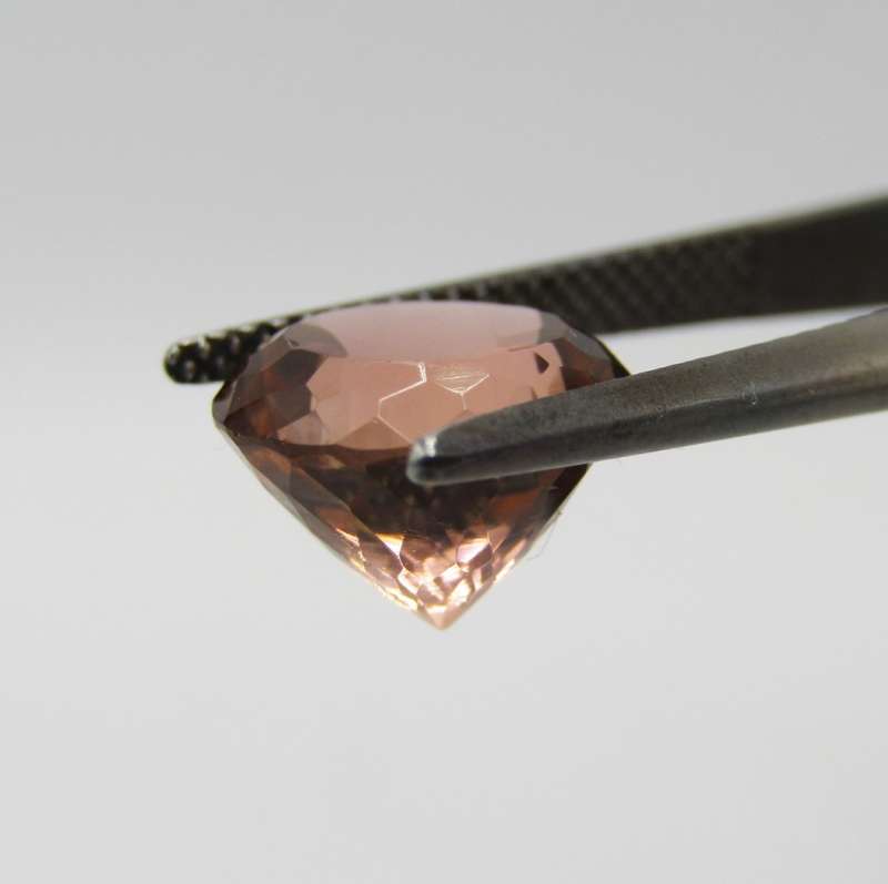 Tourmaline of 4,22 carat - Round mixed cut - pinkish Orange with Gemlab certificate
