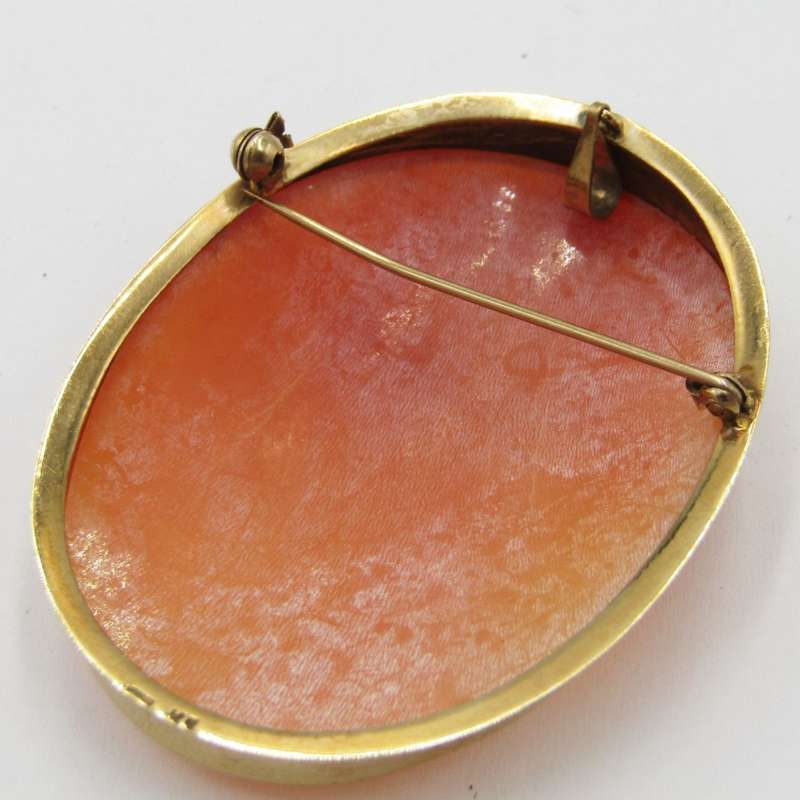 Large vintage cameo with thick gold surround - Total weight 13,4g - pendant & brooch attachments
