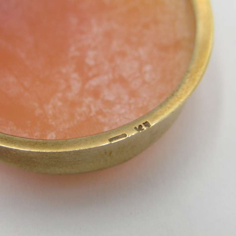 Large vintage cameo with thick gold surround - Total weight 13,4g - pendant & brooch attachments