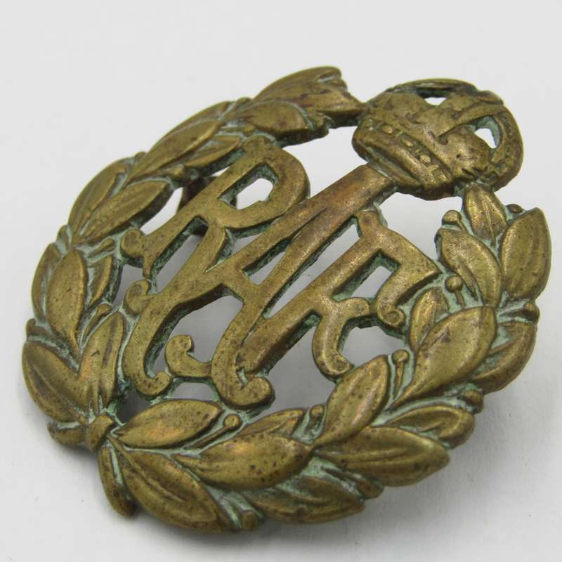 WW2 Royal Air Force cap badge