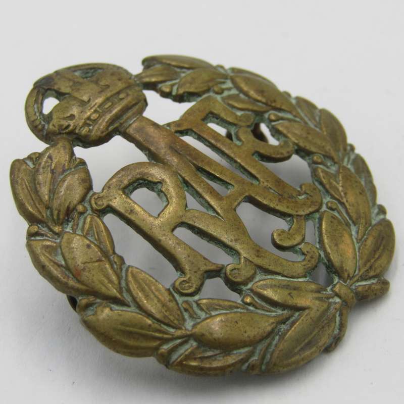 WW2 Royal Air Force cap badge