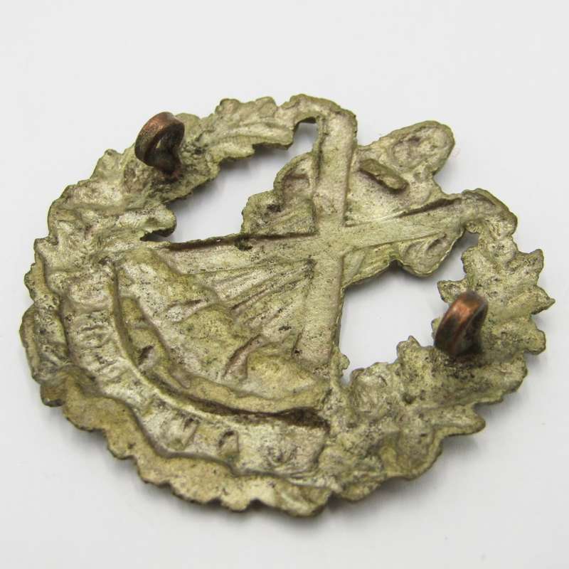 Queen`s Own Cameron Highlanders cap badge